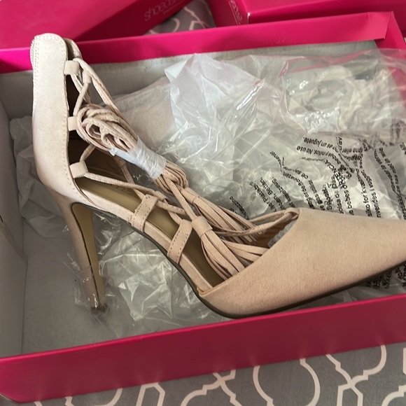 Shoe - Picture 2 of 2